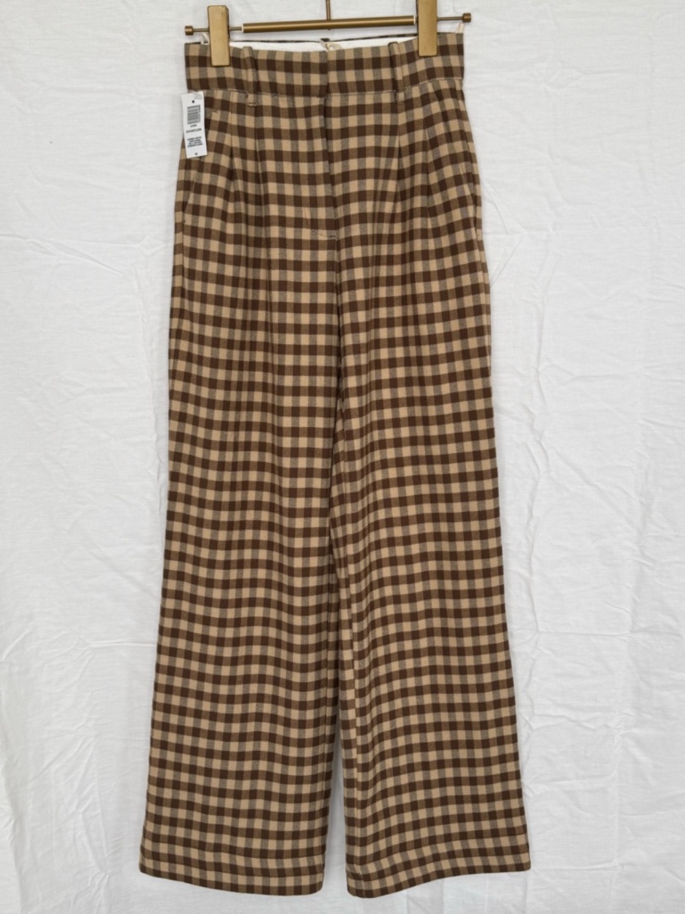 Aritzia EFFORTLESS PANT SHORT*** Oxford Plaid Checkered in Tan and Cognac Brown